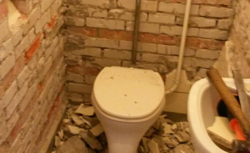 hoe tegels uit een wc verwijderen weekend project